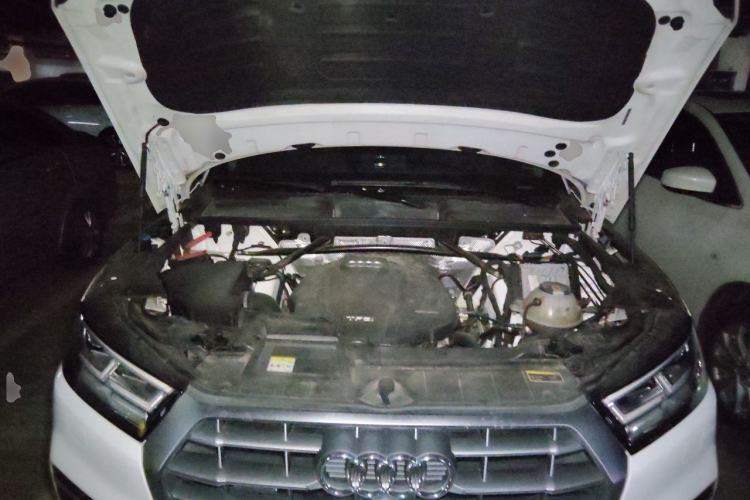 Used Audi Q5L 2020 45 TFSI Prestige Fashion Model Engine Bay