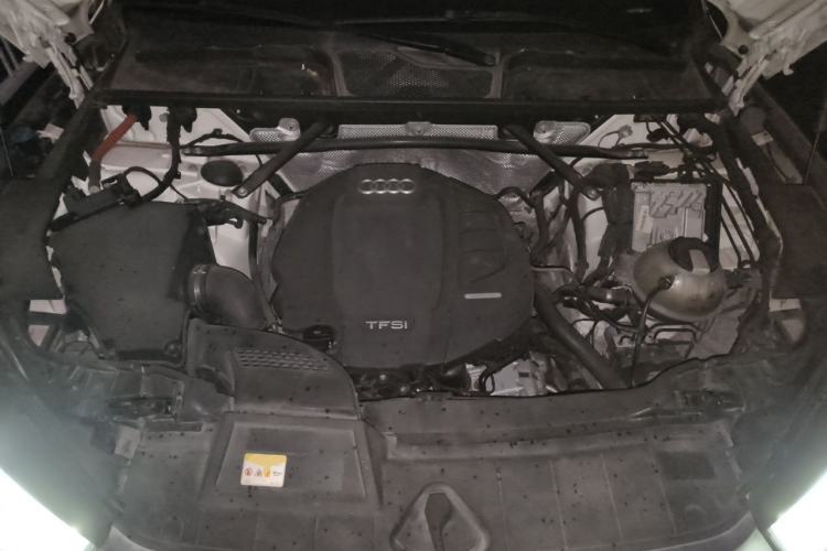 Used Audi Q5L 2020 45 TFSI Prestige Fashion Model Engine Bay
