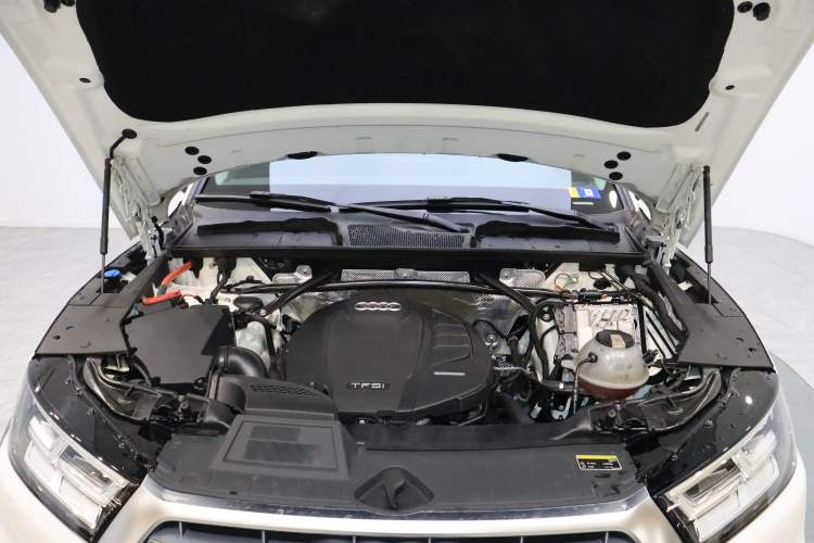 Used Audi Q5L 2020 Updated 40 TFSI Prestige Fashion Edition Engine Bay