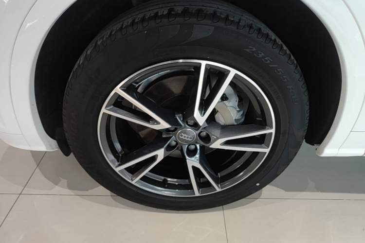 Used Audi Q5L 2020 Updated 40 TFSI Prestige Fashion Edition Exterior 4