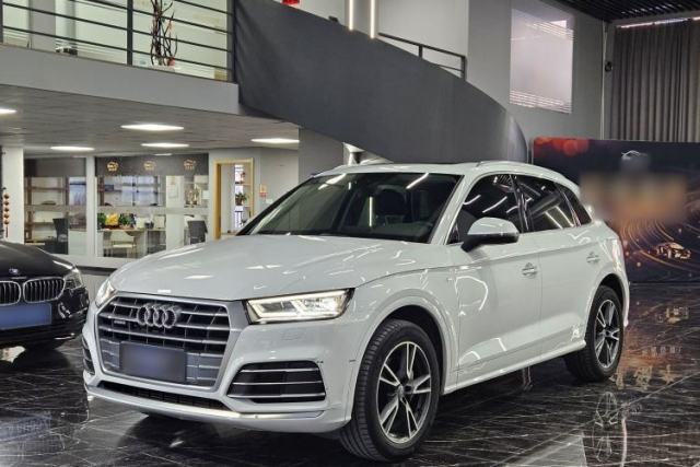 Audi Q5L 2020 Updated 40 TFSI Prestige Fashion Edition مستعملة