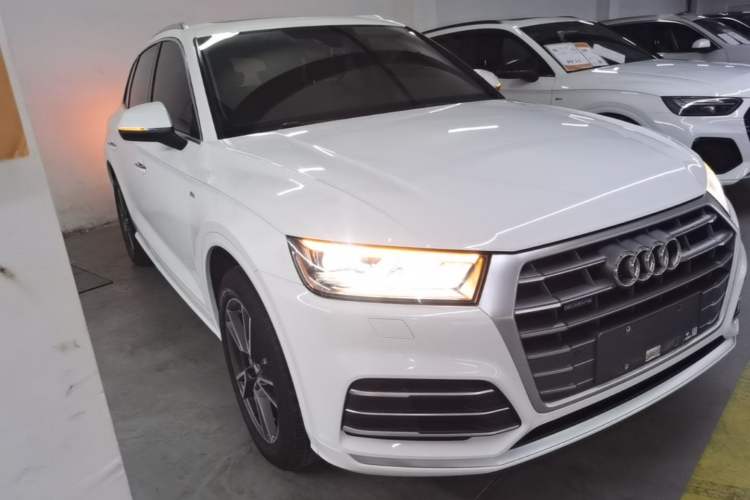 Used Audi Q5L 2020 Updated 40 TFSI Prestige Fashion Edition Front Right 45 Deg
