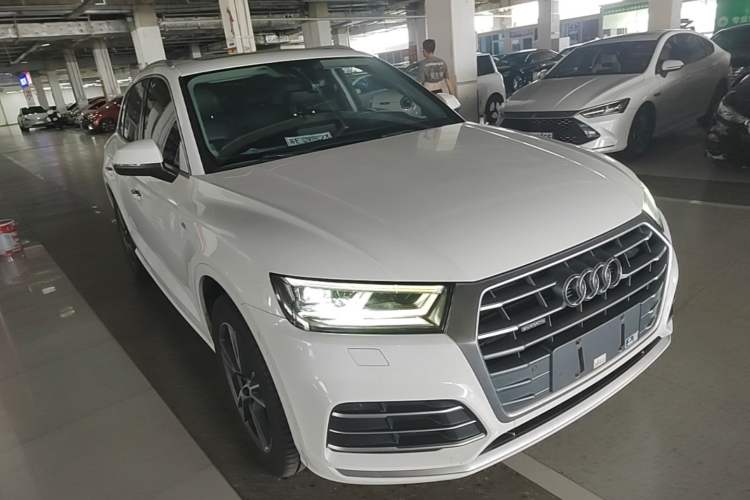 Used Audi Q5L 2020 Updated 40 TFSI Prestige Fashion Edition Front Right 45 Deg