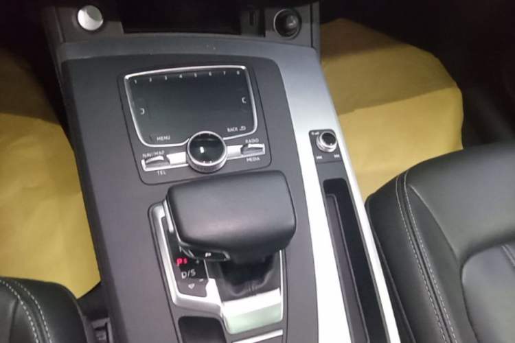Used Audi Q5L 2020 Updated 40 TFSI Prestige Fashion Edition Gear Lever