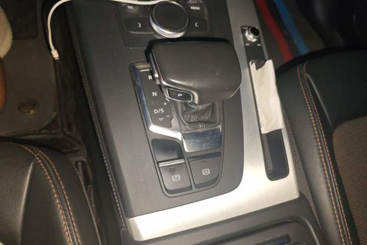 Used Audi Q5L 2020 40 TFSI Prestige Edition Gear Lever