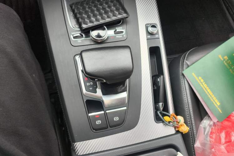 Used Audi Q5L 2020 45 TFSI Prestige Fashion Model Gear Lever