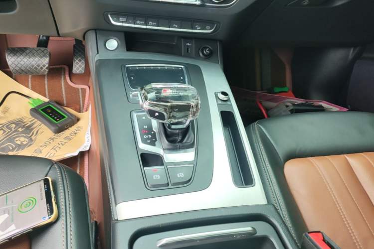 Used Audi Q5L 2020 Updated 40 TFSI Prestige Fashion Edition Gear Lever