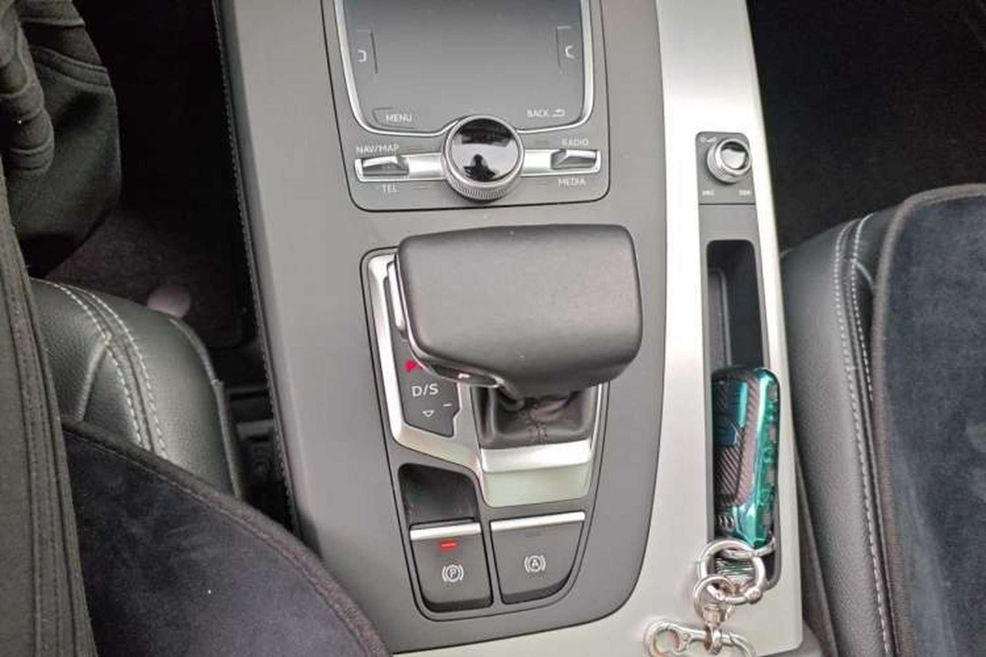Used Audi Q5L 2020 Updated 40 TFSI Prestige Fashion Edition Gear Lever