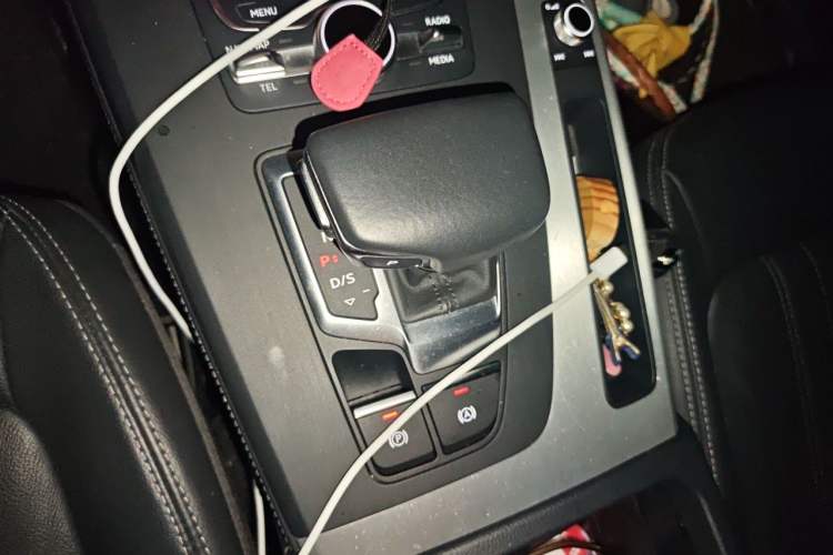 Used Audi Q5L 2020 Updated 40 TFSI Prestige Fashion Edition Gear Lever