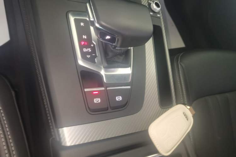 Used Audi Q5L 2020 45 TFSI Prestige Fashion Model Gear Lever