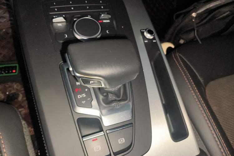 Used Audi Q5L 2020 Revised 40 TFSI Prestige Edition Gear Lever
