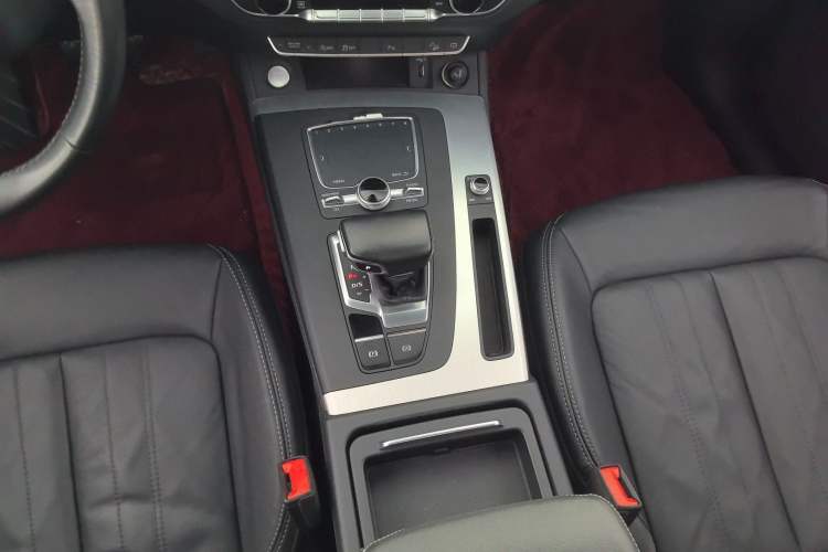 Used Audi Q5L 2020 Updated 40 TFSI Prestige Fashion Edition Gear Lever