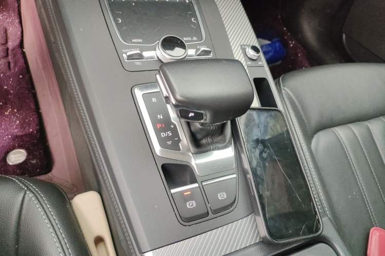 Used Audi Q5L 2020 45 TFSI Prestige Fashion Model Gear Lever