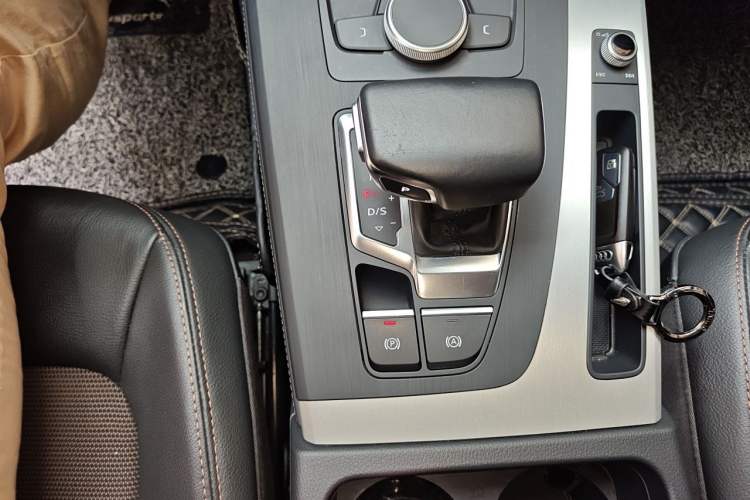Used Audi Q5L 2020 40 TFSI Prestige Edition Gear Lever