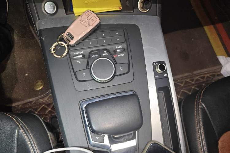 Used Audi Q5L 2020 Revised 40 TFSI Prestige Edition Gear Lever