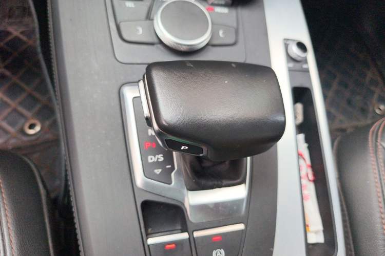 Used Audi Q5L 2020 40 TFSI Prestige Edition Gear Lever