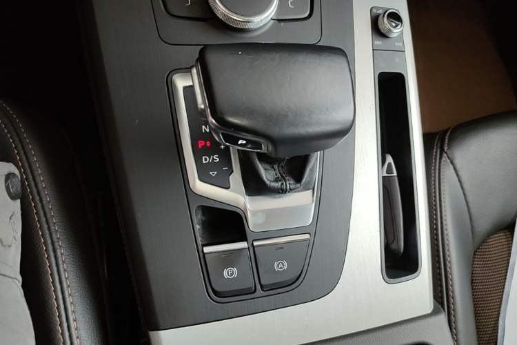 Used Audi Q5L 2020 Revised 40 TFSI Prestige Edition Gear Lever