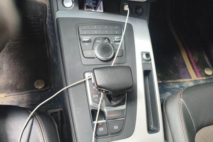 Used Audi Q5L 2020 Revised 40 TFSI Prestige Edition Gear Lever