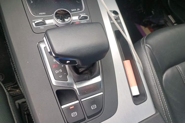 Used Audi Q5L 2020 40 TFSI Prestige Fashion Edition Gear Lever