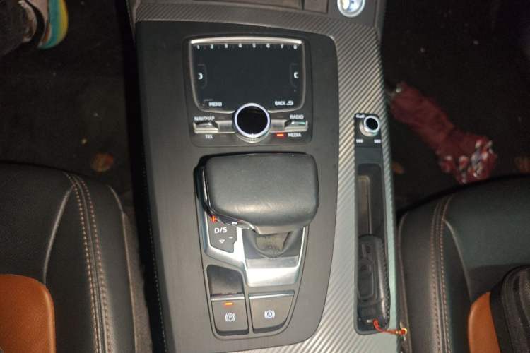 Used Audi Q5L 2020 45 TFSI Prestige Fashion Model Gear Lever