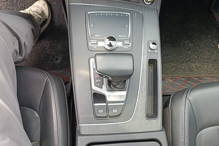 Used Audi Q5L 2020 45 TFSI Prestige Fashion Model Gear Lever