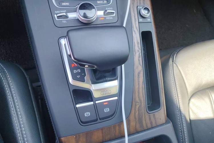 Used Audi Q5L 2020 45 TFSI Prestige Fashion Model Gear Lever
