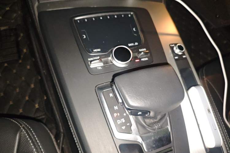 Used Audi Q5L 2020 40 TFSI Prestige Fashion Edition Gear Lever