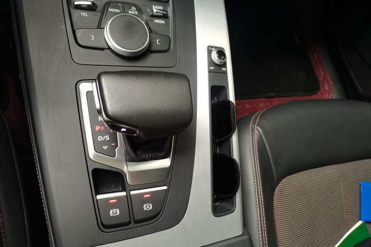 Used Audi Q5L 2020 Revised 40 TFSI Prestige Edition Gear Lever