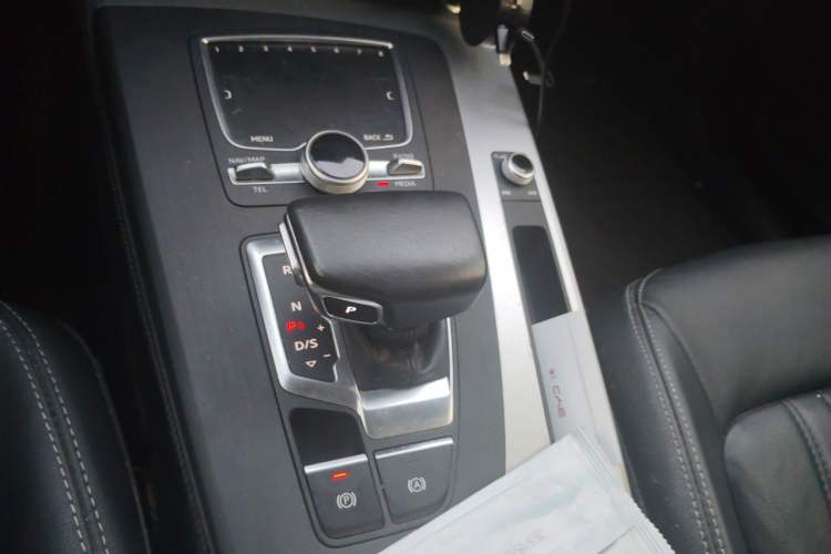 Used Audi Q5L 2020 Updated 40 TFSI Prestige Fashion Edition Gear Lever