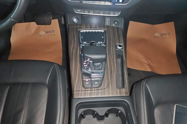Used Audi Q5L 2020 Updated 40 TFSI Prestige Fashion Edition Gear Lever