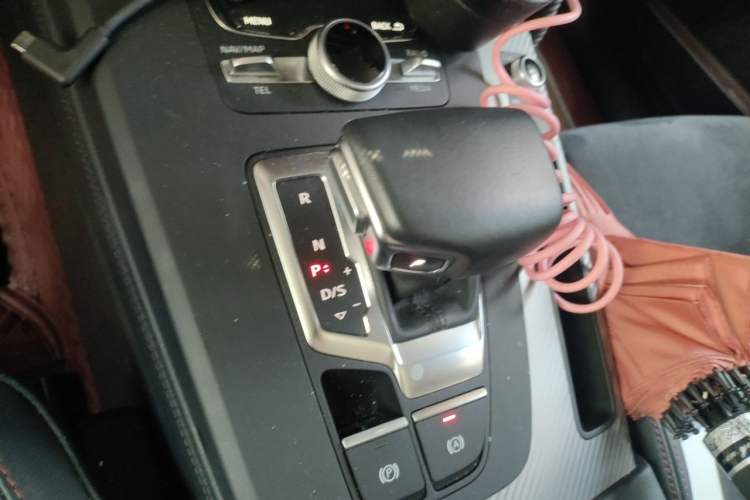 Used Audi Q5L 2020 45 TFSI Prestige Sport Edition Gear Lever