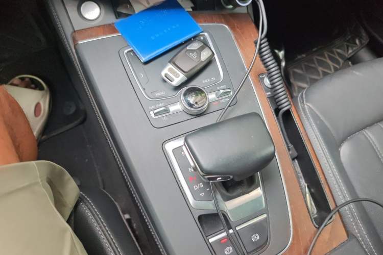 Used Audi Q5L 2020 40 TFSI Prestige Edition Gear Lever