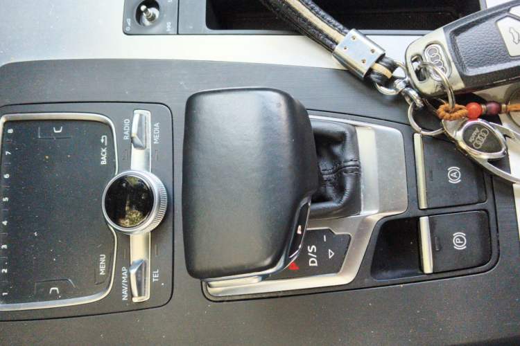 Used Audi Q5L 2020 Updated 40 TFSI Prestige Fashion Edition Gear Lever
