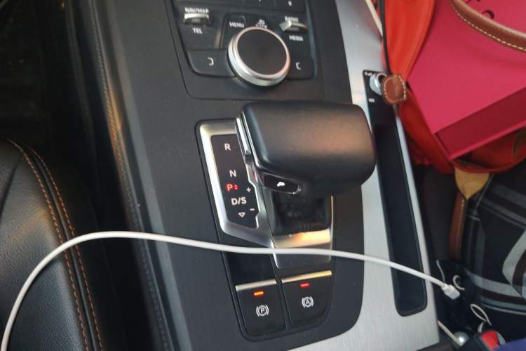 Used Audi Q5L 2020 40 TFSI Prestige Edition Gear Lever