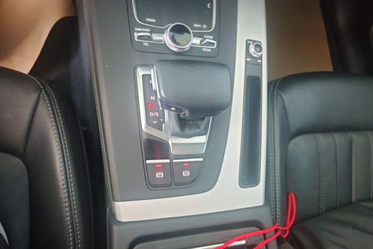 Used Audi Q5L 2020 Updated 40 TFSI Prestige Fashion Edition Gear Lever