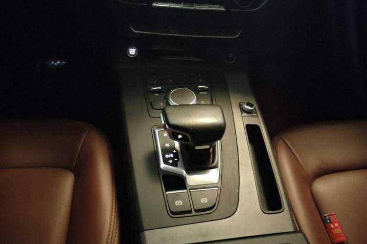 Used Audi Q5L 2020 40 TFSI Prestige Edition Gear Lever
