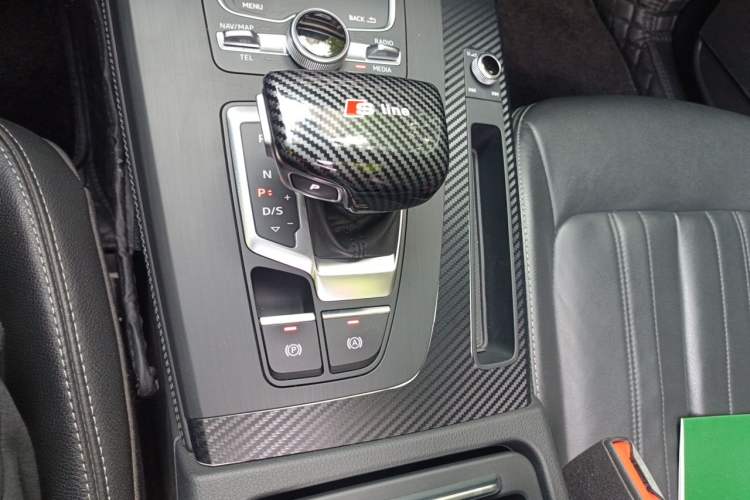 Used Audi Q5L 2020 Updated 40 TFSI Prestige Fashion Edition Gear Lever