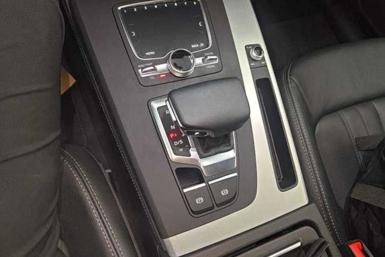 Used Audi Q5L 2020 Updated 40 TFSI Prestige Fashion Edition Gear Lever