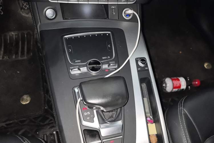 Used Audi Q5L 2020 Updated 40 TFSI Prestige Fashion Edition Gear Lever
