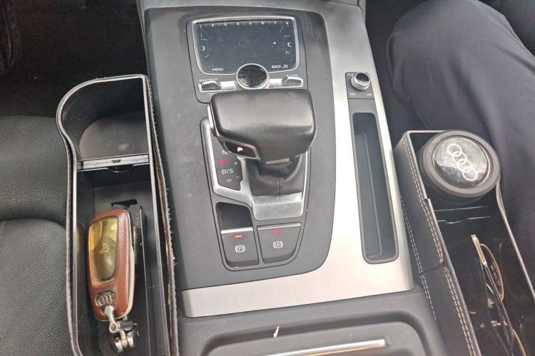 Used Audi Q5L 2020 40 TFSI Prestige Edition Gear Lever