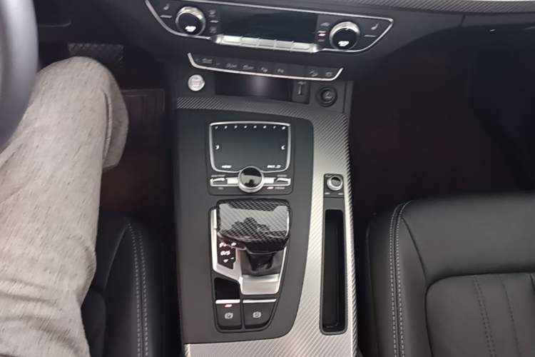 Used Audi Q5L 2020 45 TFSI Prestige Fashion Model Gear Lever