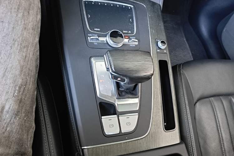 Used Audi Q5L 2020 40 TFSI Prestige Fashion Edition Gear Lever