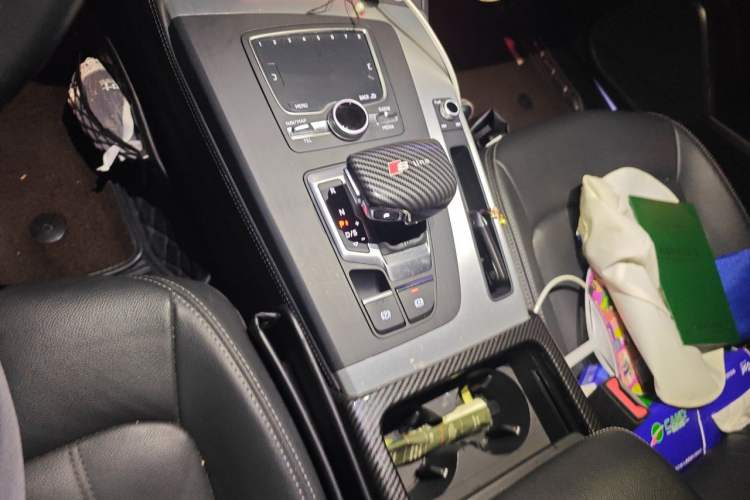 Used Audi Q5L 2020 Updated 40 TFSI Prestige Fashion Edition Gear Lever