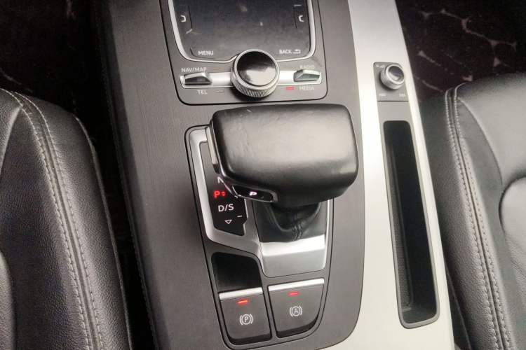 Used Audi Q5L 2020 40 TFSI Prestige Fashion Edition Gear Lever
