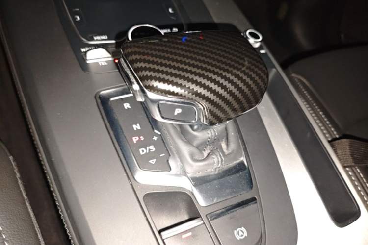 Used Audi Q5L 2020 Updated 40 TFSI Prestige Fashion Edition Gear Lever