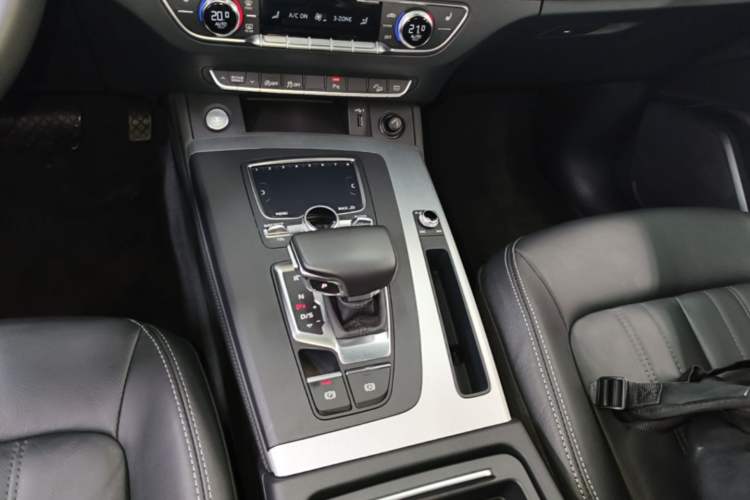 Used Audi Q5L 2020 Updated 40 TFSI Prestige Fashion Edition Gear Lever