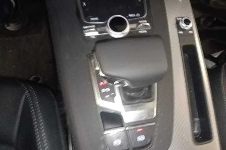 Used Audi Q5L 2020 45 TFSI Prestige Fashion Model Gear Lever