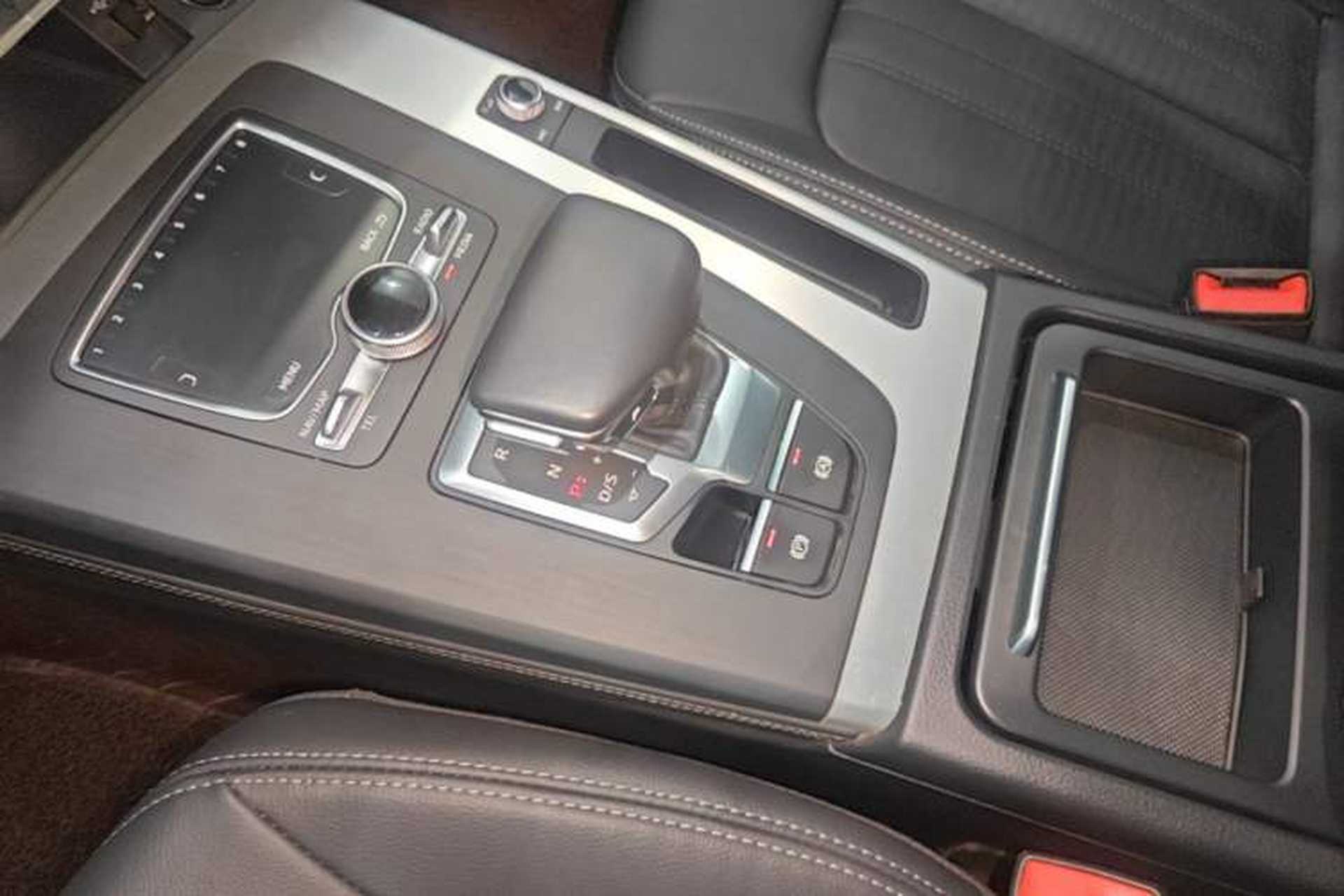 Used Audi Q5L 2020 Updated 40 TFSI Prestige Fashion Edition Gear Lever