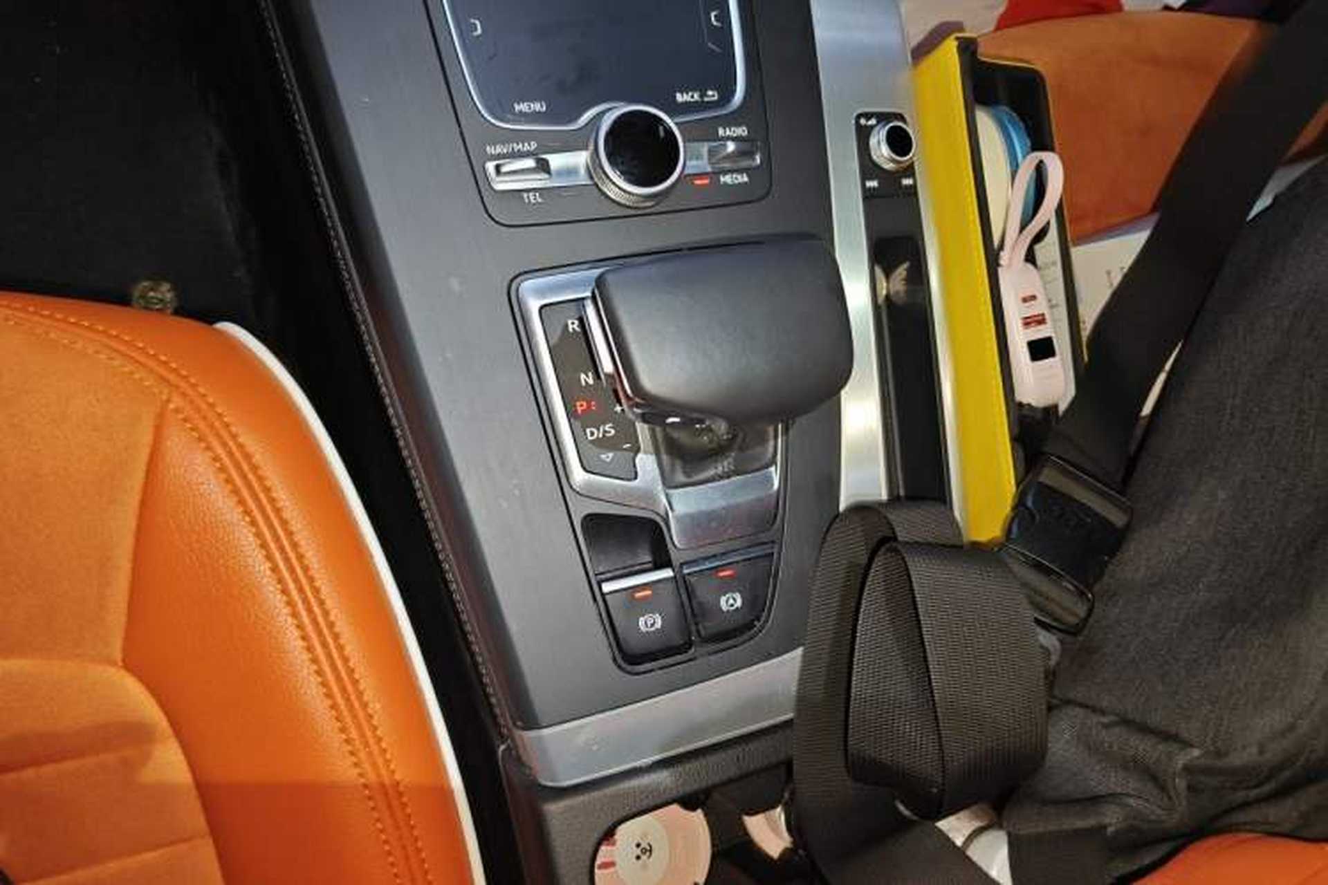 Used Audi Q5L 2020 Updated 40 TFSI Prestige Fashion Edition Gear Lever