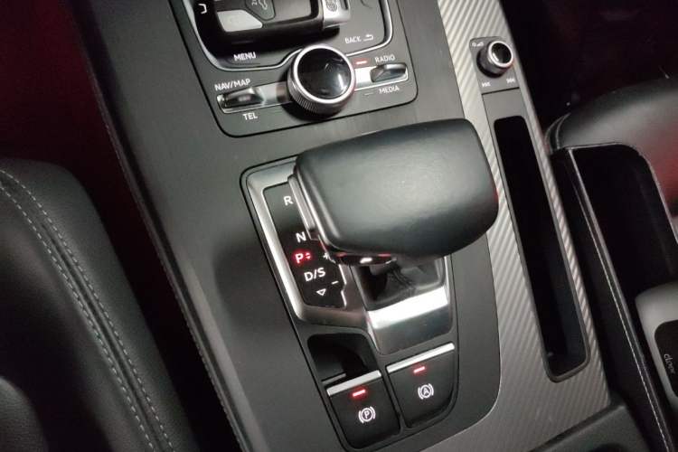 Used Audi Q5L 2020 45 TFSI Prestige Fashion Model Gear Lever